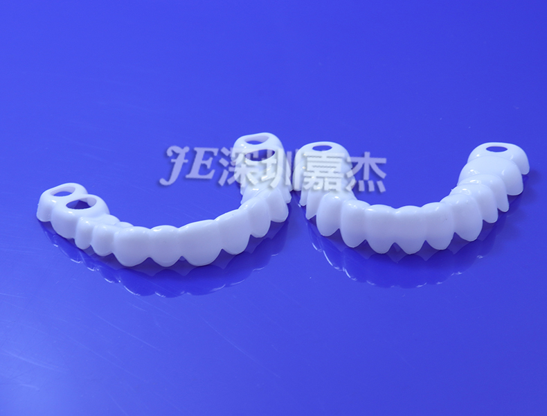 硅膠牙套適合使用的年齡段在什么位置？