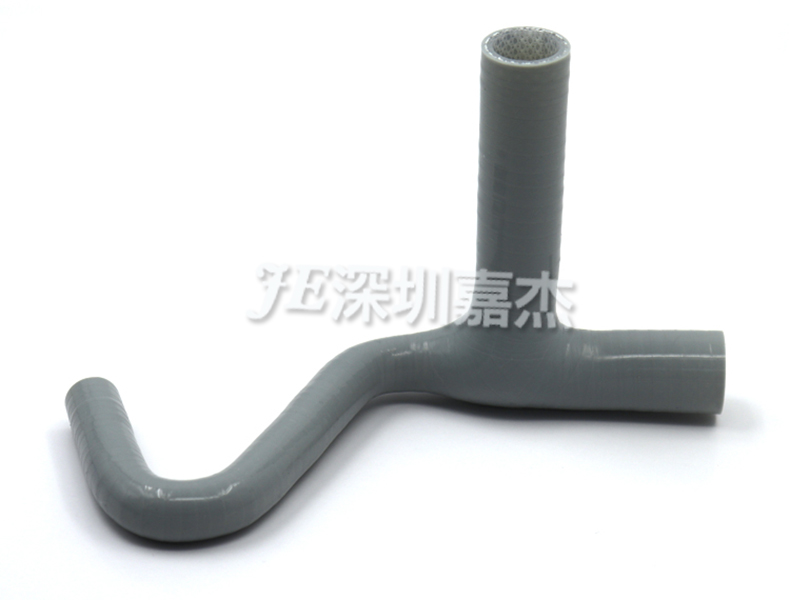 硅膠管應(yīng)用在汽車上有哪些優(yōu)勢！